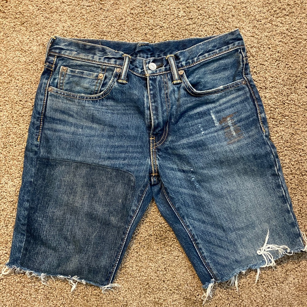 Levi dark cutoff shorts